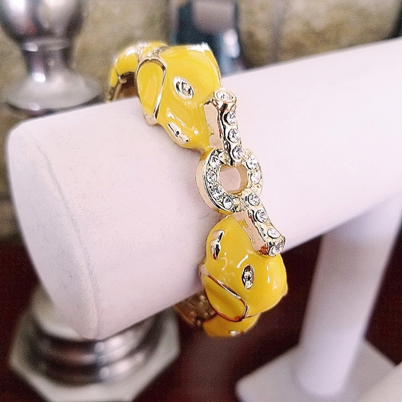 Vintage Elephant Cuff Bangle Bracelet - Picture 4 of 12